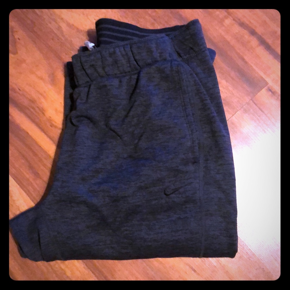 Women’s Nike Therma fit Sweatpants